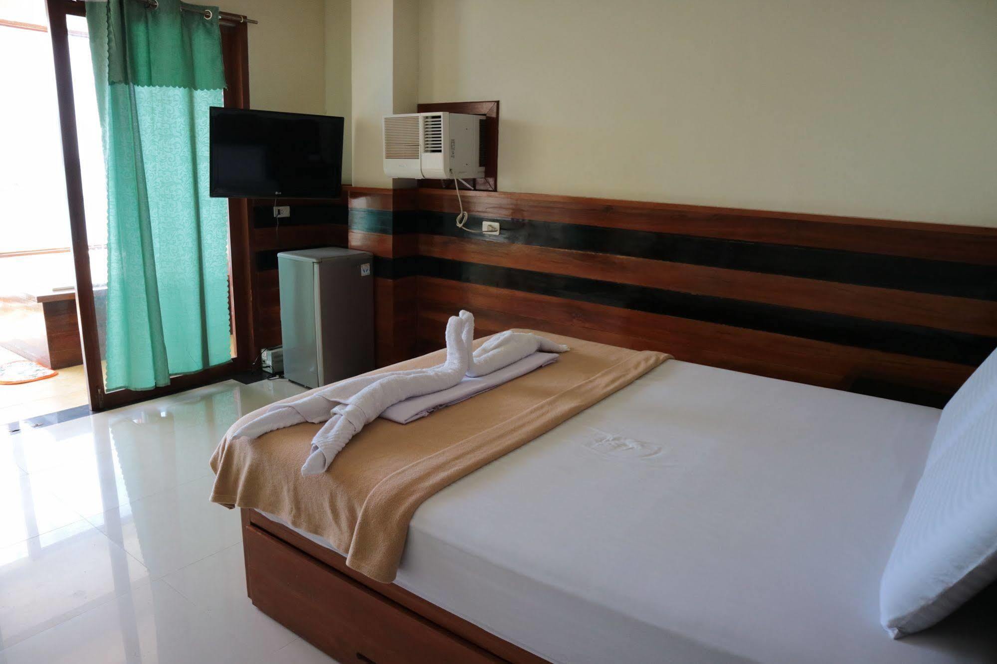 Rainforest Beach Hotel El Nido Bagian luar foto