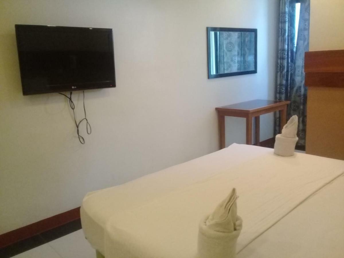 Rainforest Beach Hotel El Nido Bagian luar foto
