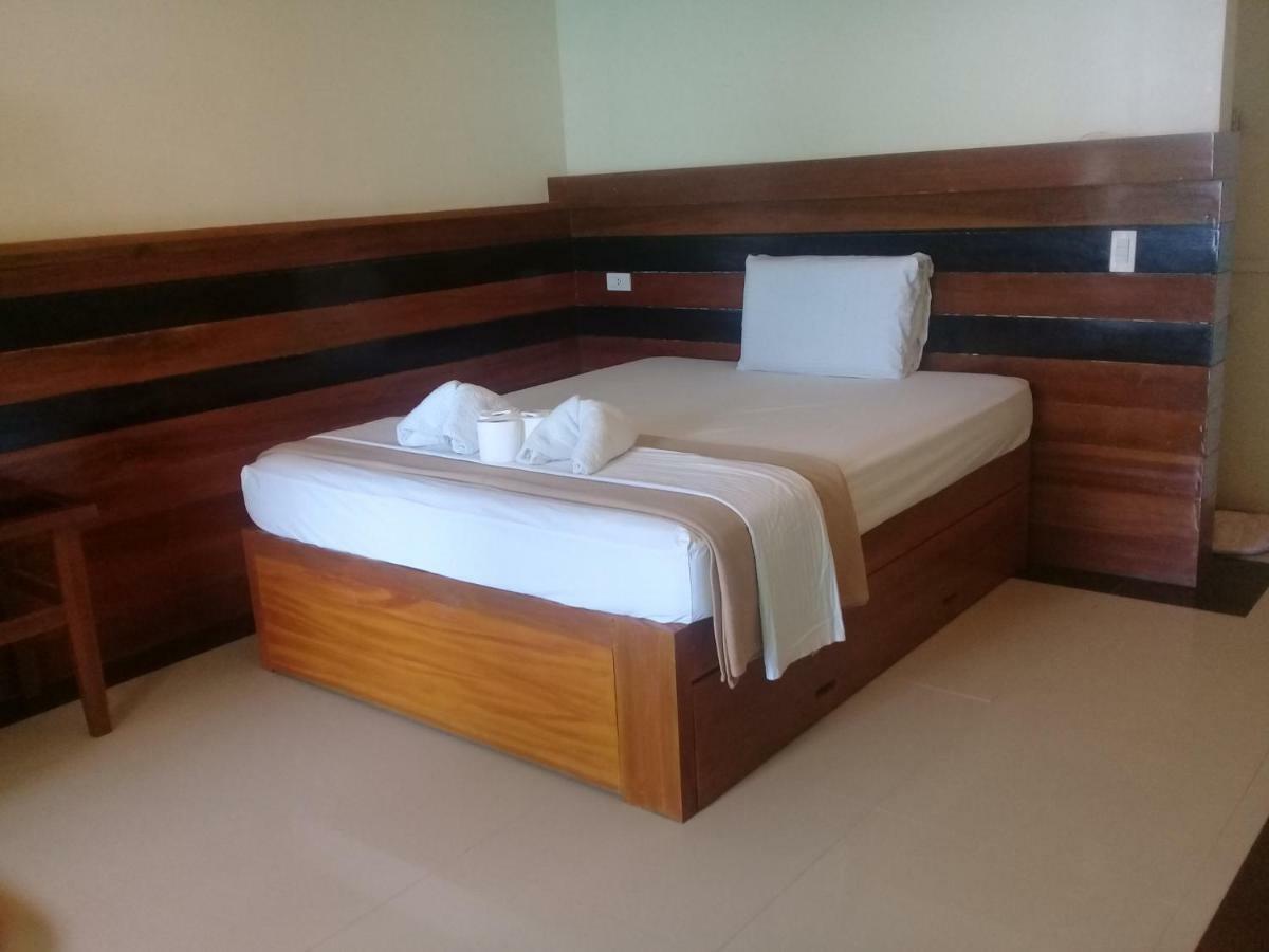 Rainforest Beach Hotel El Nido Bagian luar foto